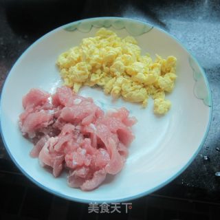 青豆鸡蛋瘦肉汤的做法步骤：2