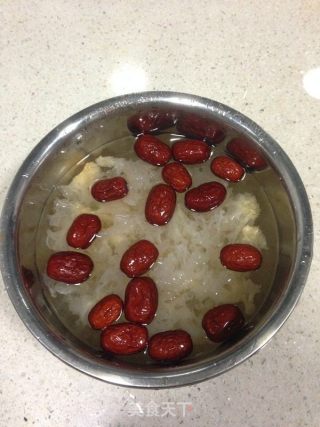 木瓜红枣银耳糖水的做法步骤：2