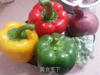 彩椒爆炒牛肉的做法步骤：1