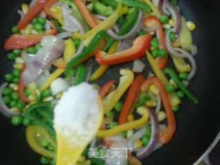 彩椒爆炒牛肉的做法步骤：8