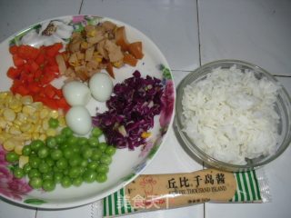 千岛酱炒饭的做法步骤：1