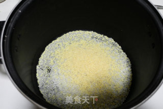平菇猪肉二米粥的做法步骤：4