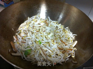 绿豆芽炒香干的做法步骤：5