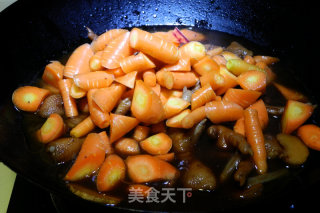 胡萝卜烧凤爪的做法步骤：7
