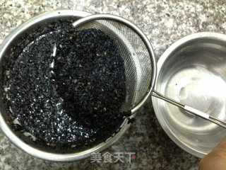 自制纯黑芝麻酱——绝对零添加的营养黑酱的做法步骤：3