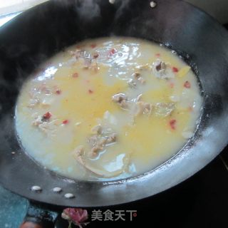 白胡椒豆腐鱼汤的做法步骤：15