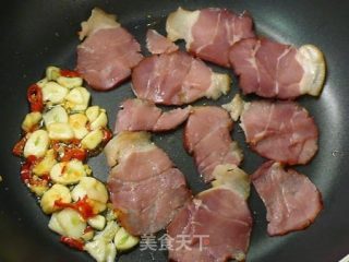腊肉蒜苗炒高丽 ♥腊肉！不只是年菜 4的做法步骤：1