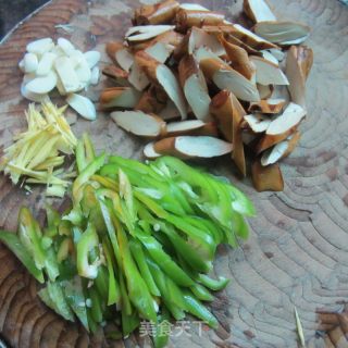 辣炒素鸡的做法步骤：2