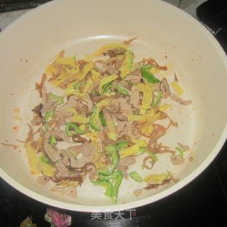 木耳鸡蛋肉丝的做法步骤：9