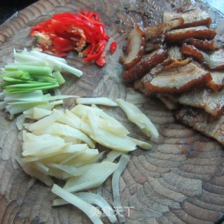 咸萝卜大蒜炒东坡肉的做法步骤：3