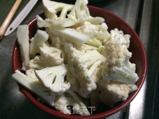 菜花炒腊肠的做法步骤：1