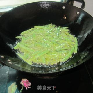 干煸四季豆的做法步骤：4