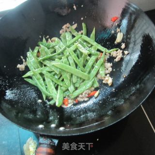 干煸四季豆的做法步骤：9