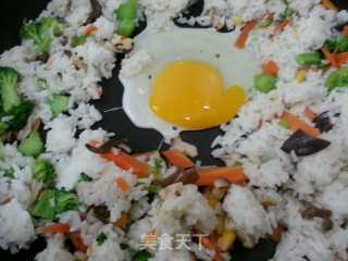 沙拉酱炒饭的做法步骤：4