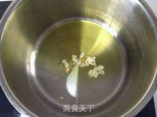 红酒烩牛肉肠的做法步骤：2