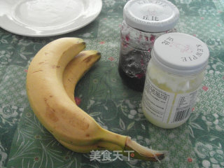 香蕉船的做法步骤：1