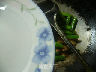五花肉炒甜豆的做法步骤：7