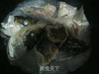 腊八菜-豆豉焖鱼头的做法步骤：6