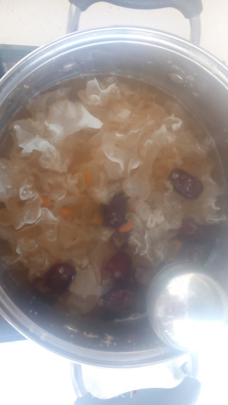 银耳汤的做法步骤：8