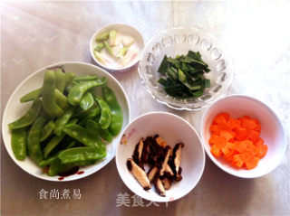 冬菇蚝香荷兰豆的做法步骤：3