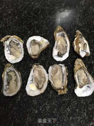 微波炉之蒜蓉生蚝的做法步骤：1
