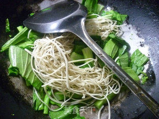 豆浆油菜蕻煮面的做法步骤：3