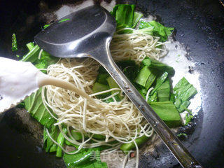 豆浆油菜蕻煮面的做法步骤：4