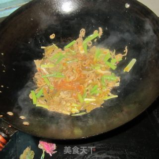 酸辣小肠丝的做法步骤：9