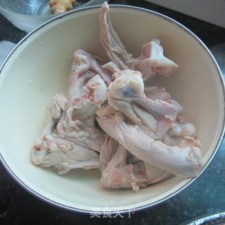 卤鸭骨架---葱香味的做法步骤：2