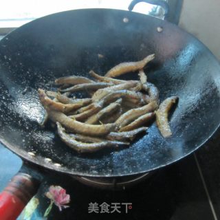 青椒炒泥鳅的做法步骤：6