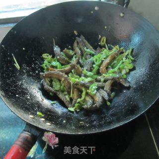 青椒炒泥鳅的做法步骤：9