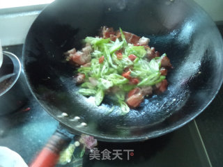 青椒腊翅膀的做法步骤：4