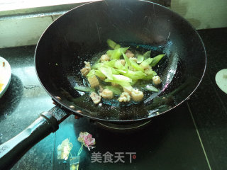 莴笋鱿鱼卷的做法步骤：8