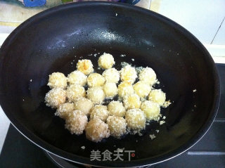 炸土豆丸子的做法步骤：9