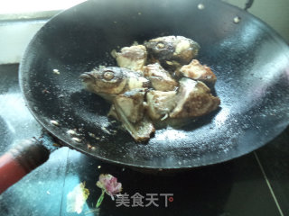 金针菇粉丝鱼汤的做法步骤：4