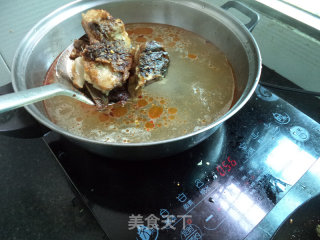 金针菇粉丝鱼汤的做法步骤：6