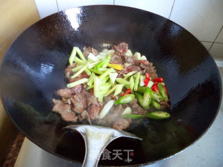 鲜冬菇炒牛肉的做法步骤：5