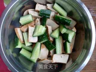 凉拌黄瓜素鸡的做法步骤：2