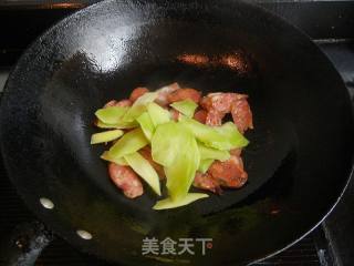 冬笋炒香肠的做法步骤：8