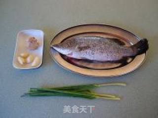 蒜香肺鱼的做法步骤：1