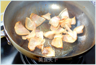 不用放任何调料的腊肉莲白的做法步骤：4