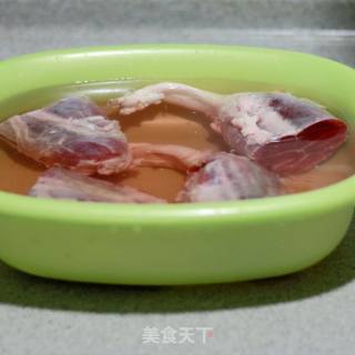 节日餐桌上不可缺少的美味-----酱卤牛肉的做法步骤：1