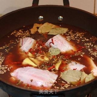 节日餐桌上不可缺少的美味-----酱卤牛肉的做法步骤：6