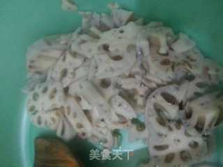 辣酱炒莲藕的做法步骤：5