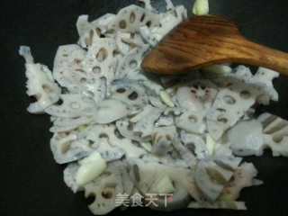 辣酱炒莲藕的做法步骤：7