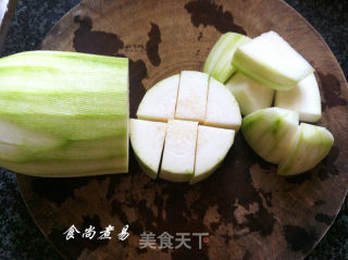 瑶柱排骨节瓜汤的做法步骤：3