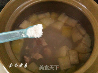 瑶柱排骨节瓜汤的做法步骤：6
