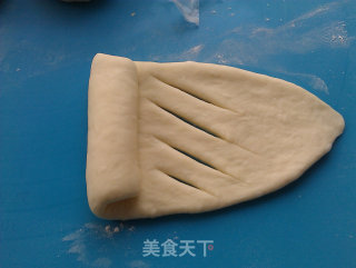 烫种玫瑰酱甜包的做法步骤：6