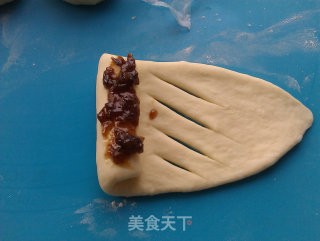 烫种玫瑰酱甜包的做法步骤：7