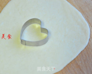 爱意浓浓的心形奶黄包的做法步骤：7